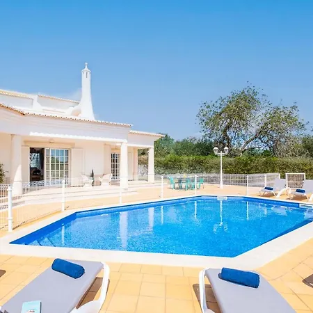 Rose Bay - Refugio Familiar Com Piscina Aquecivel E Bbq Em Albufeira
