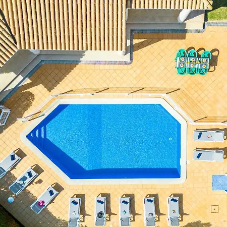 Rose Bay - Refugio Familiar Com Piscina Aquecivel E Bbq Em *