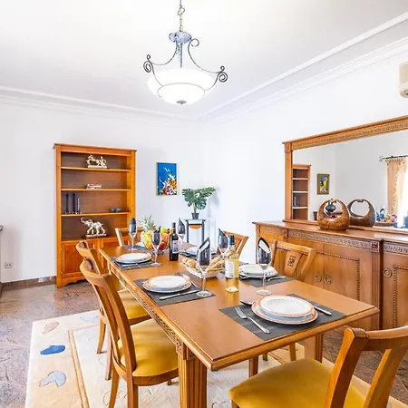 Rose Bay - Refugio Familiar Com Piscina Aquecivel E Bbq Em