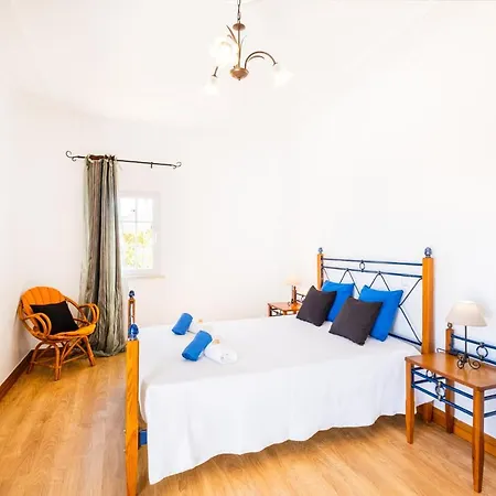 Rose Bay - Refugio Familiar Com Piscina Aquecivel E Bbq Em Willa Albufeira