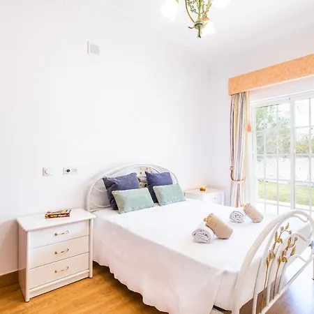 Rose Bay - Refugio Familiar Com Piscina Aquecivel E Bbq Em Villa *