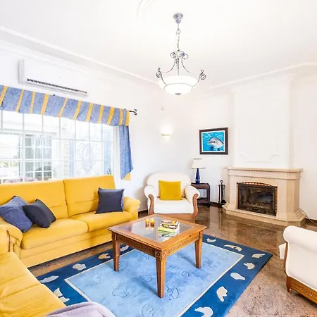 Rose Bay - Refugio Familiar Com Piscina Aquecivel E Bbq Em Willa Albufeira